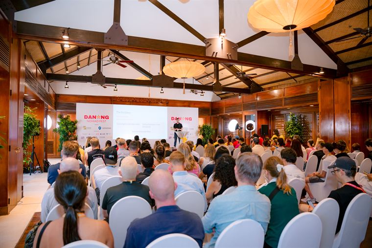 A full room of attendees at the workshop